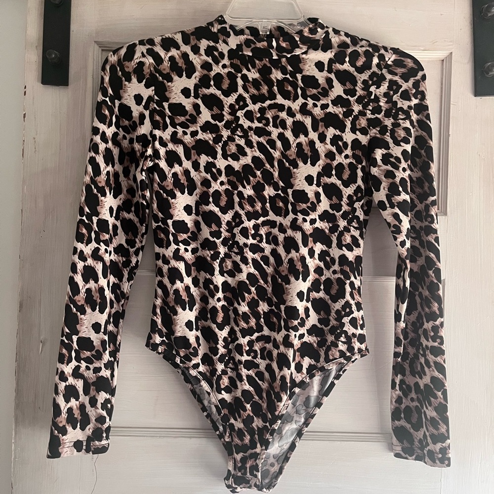 SHEIN Beige & Black Leopard Print Long Sleeve Bodysuit